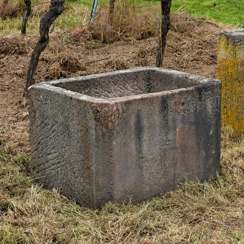 jahrzentealter Sandsteinkübel 75 x 53 x 48