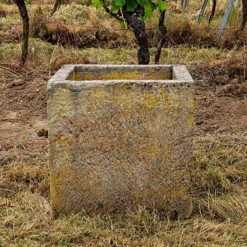 historischer Sandsteinkübel 62 x 59 x 60