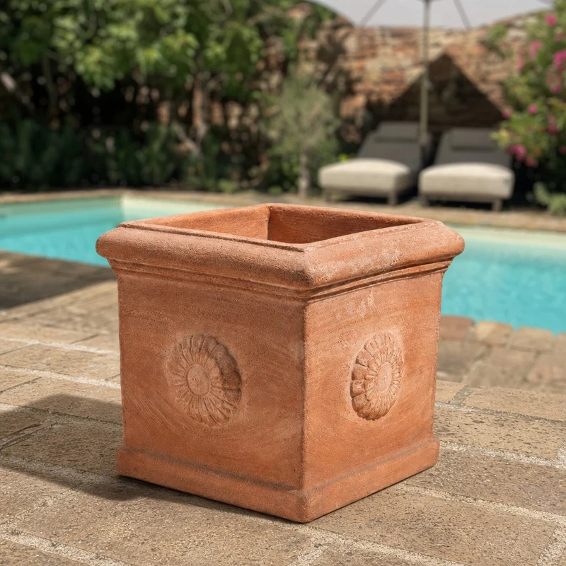 Quadratischer Terracotta-Kübel „Rosone“