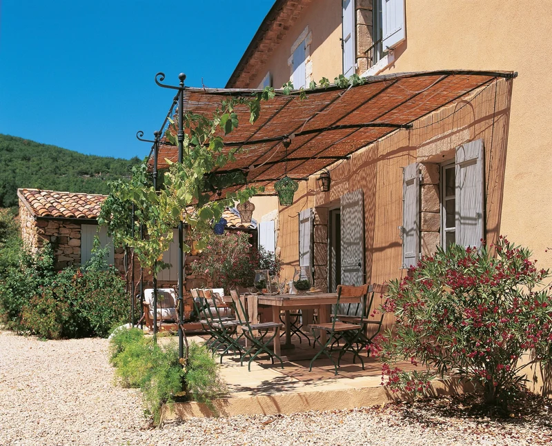 Gebogene Anbaupergola Solaire