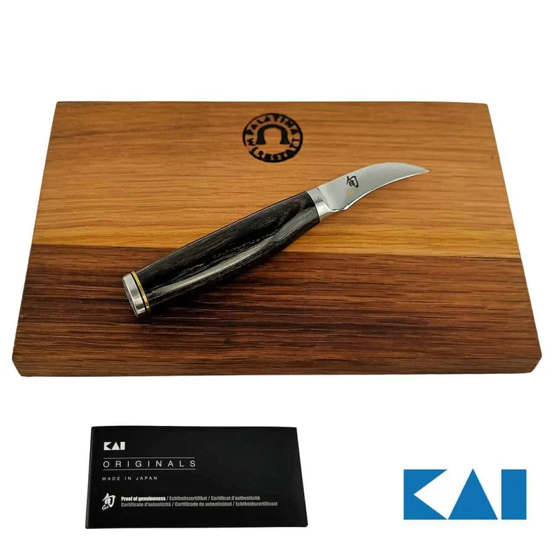 Kai Shun Premier Tim Mälzer TDM-1715 Tourniermesser, Schälmesser 5,5 cm Klinge + klingenschonendes Schneidebrett aus Fassholz (Eiche) 25x15 cm