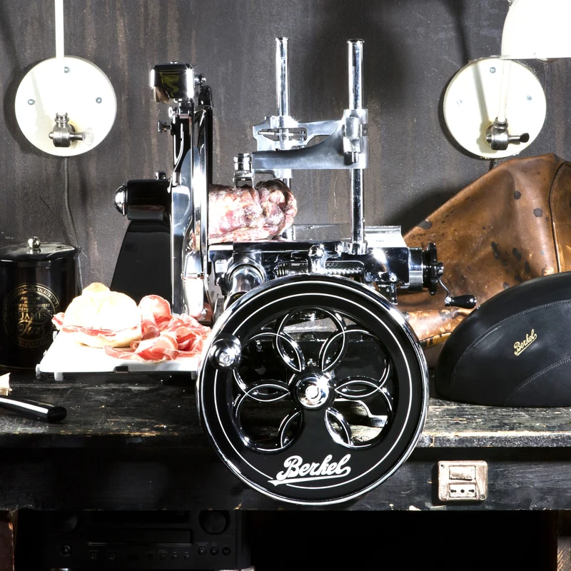 Berkel Volano P15 Schwarz Aufschnittmaschine mit Schwungrad+ Standfuß + Aufschnittbrett