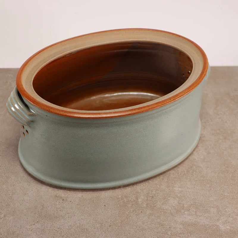 Glasierter Brottopf und Vorratstopf, handgefertigt aus Steinzeug, oval