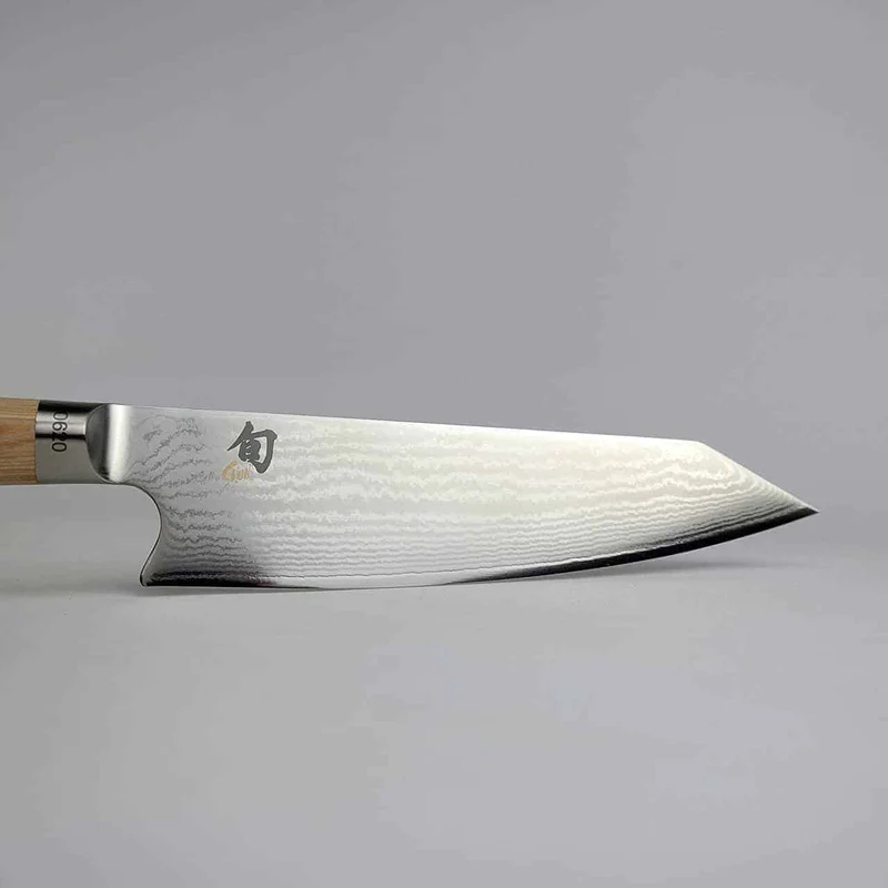 Kai Shun Classic White Kiritsuke DM0777W– Limitierte Edition (5.555 St.) mit Eichenholzbrett 30x20cm