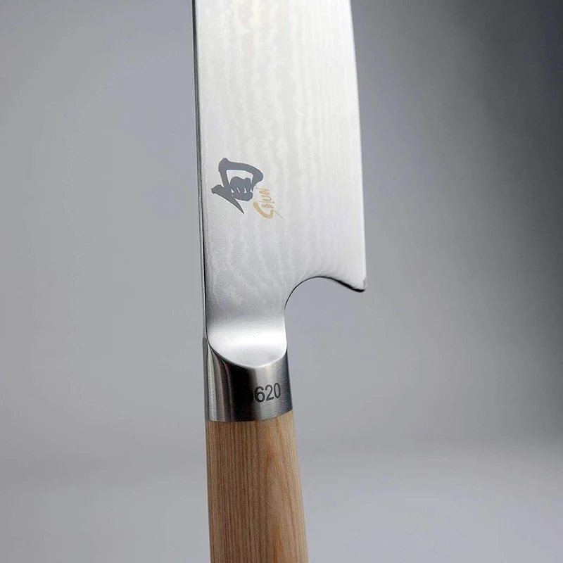 Kai Shun Classic White Kiritsuke DM0777W– Limitierte Edition (5.555 St.) mit Eichenholzbrett 30x20cm