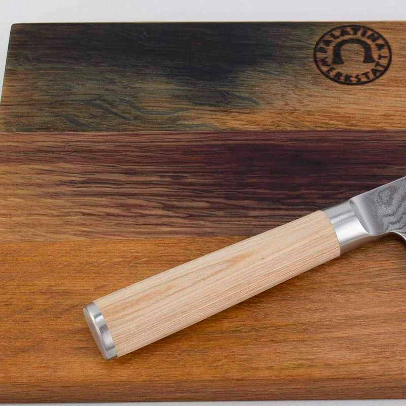 Kai Shun Classic White Kiritsuke DM0777W– Limitierte Edition (5.555 St.) mit Eichenholzbrett 30x20cm