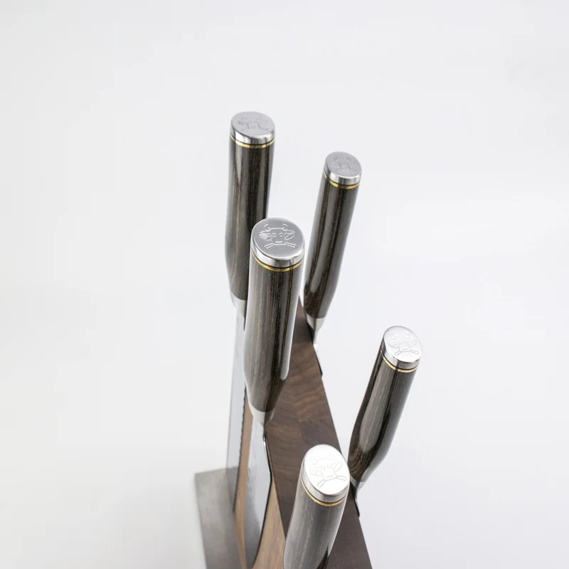 Exklusives Messerblock- Set - KAI Shun Tim Mälzer Damastmesser mit hochwertigem Magnet-Messerblock aus Walnuss von Böker