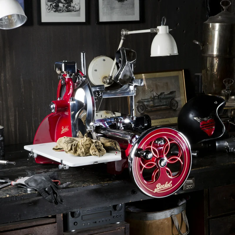 Berkel Volano P15 Rot, Aufschnittmaschine mit Schwungrad + Einlegebrett
