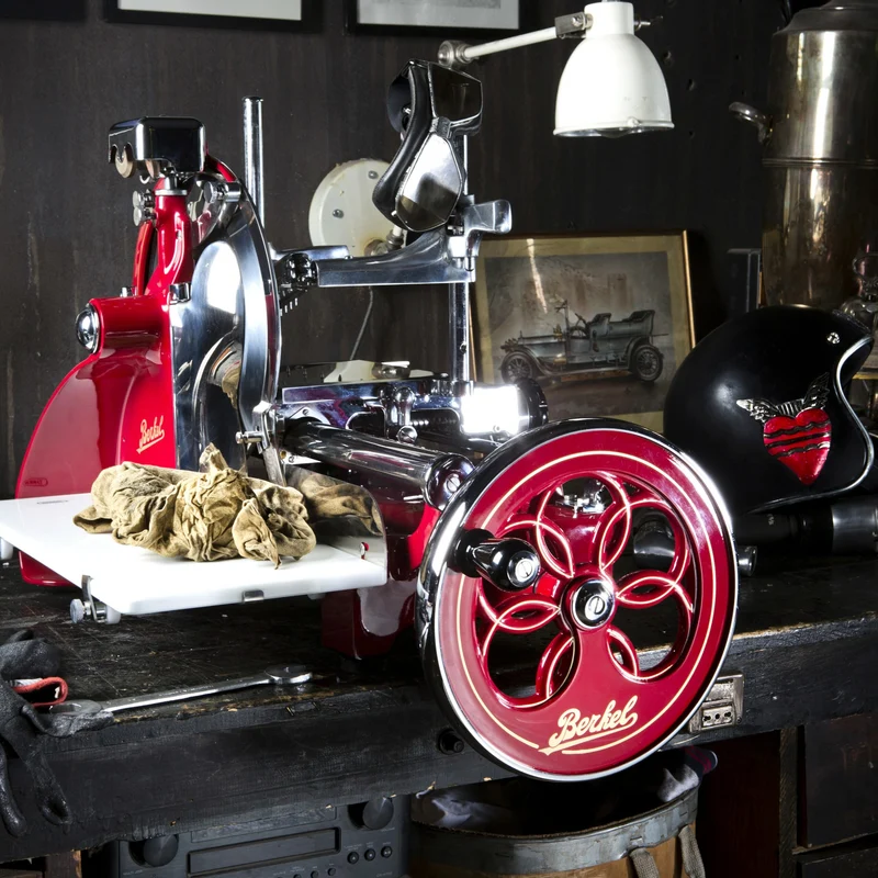Berkel Volano P15 Rot, Aufschnittmaschine mit Schwungrad + Einlegebrett