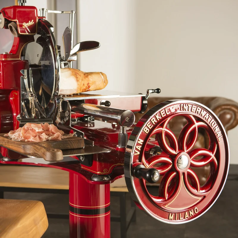 Berkel Volano B114 Rot manuelle Schwungradmaschine inkl. Standfuß + Fassholzbrett