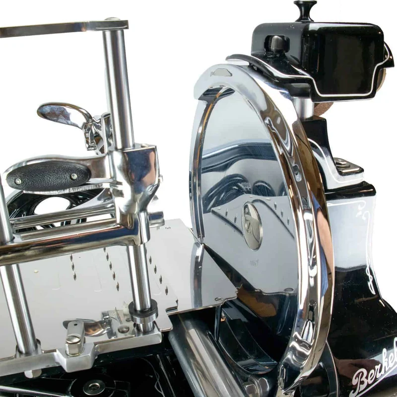 Berkel Volano B114 Schwarz | manuelle Schwungradmaschine mit Fassholzbrett