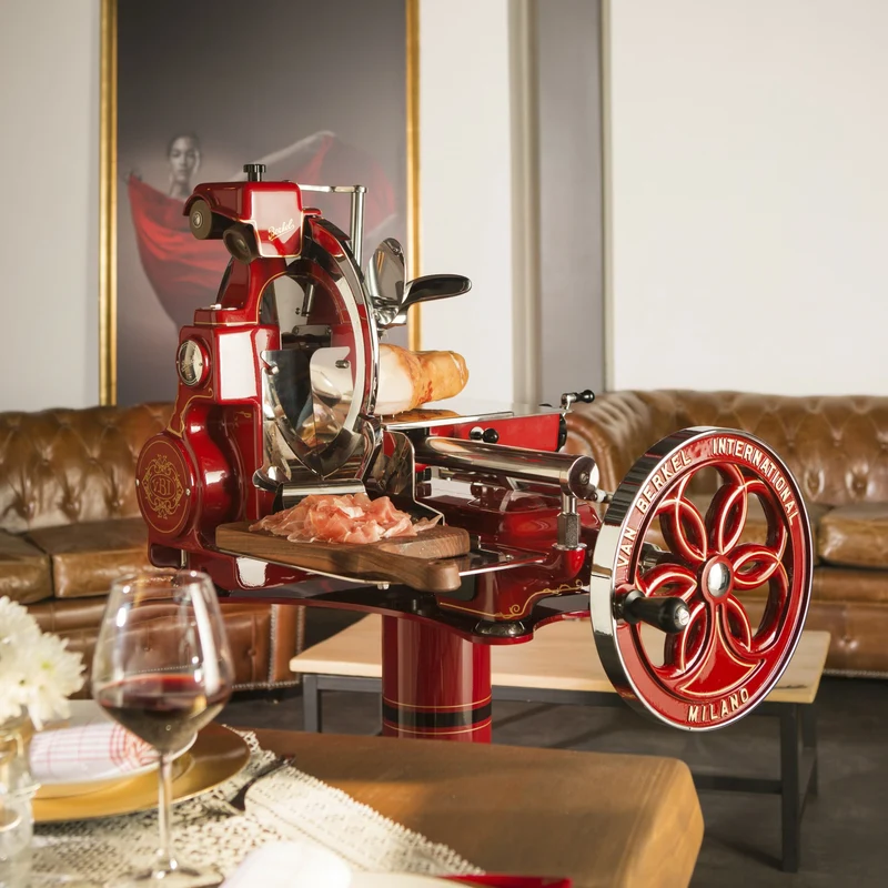 Berkel Volano B114 Rot manuelle Aufschnittmaschine mit passgenauen Einlegebrett