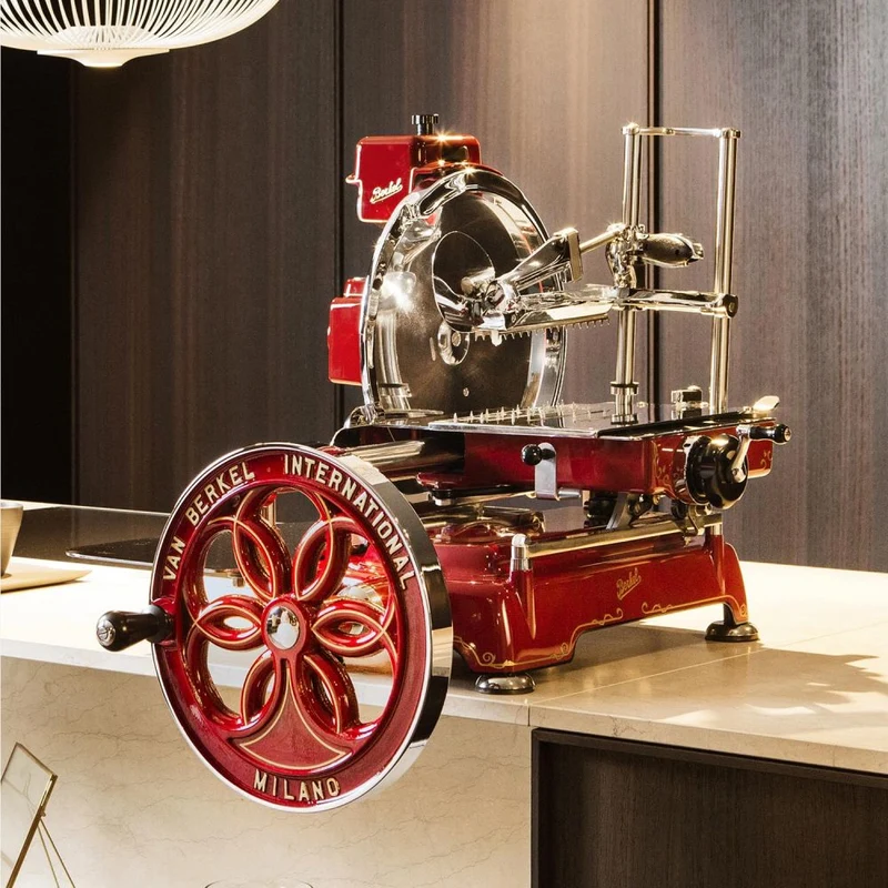 Berkel Volano B114 Rot manuelle Aufschnittmaschine mit passgenauen Einlegebrett