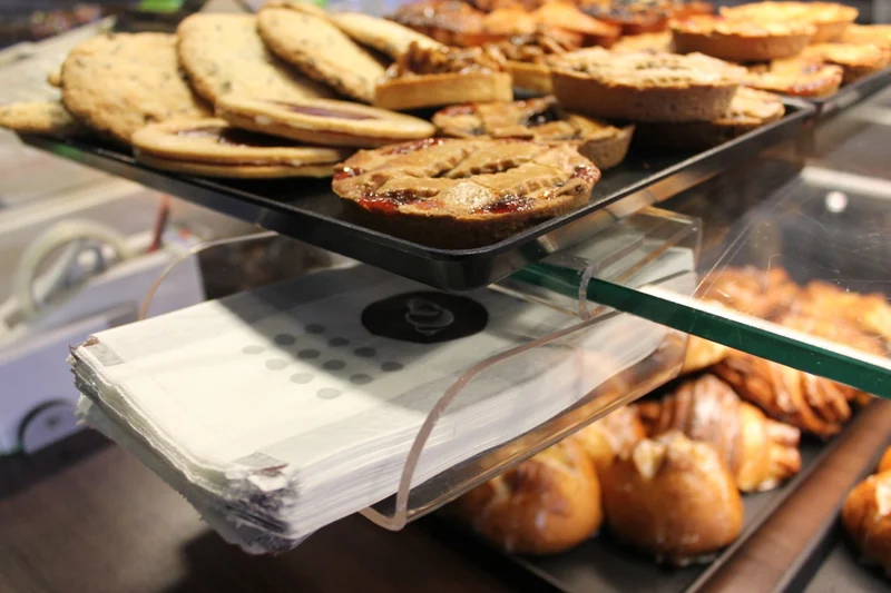 Papiertütenhalter Acryl – Fettpapierhalter für Bäckerei, Imbiss & Snacktheke