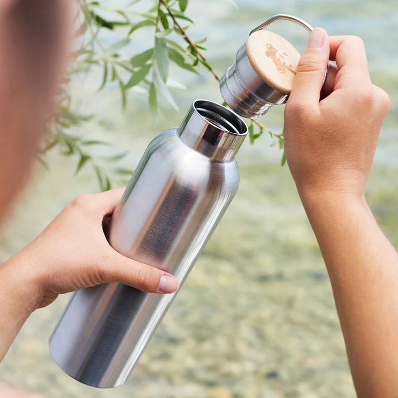 Edelstahl Trinkflasche mit oder ohne Isolierung