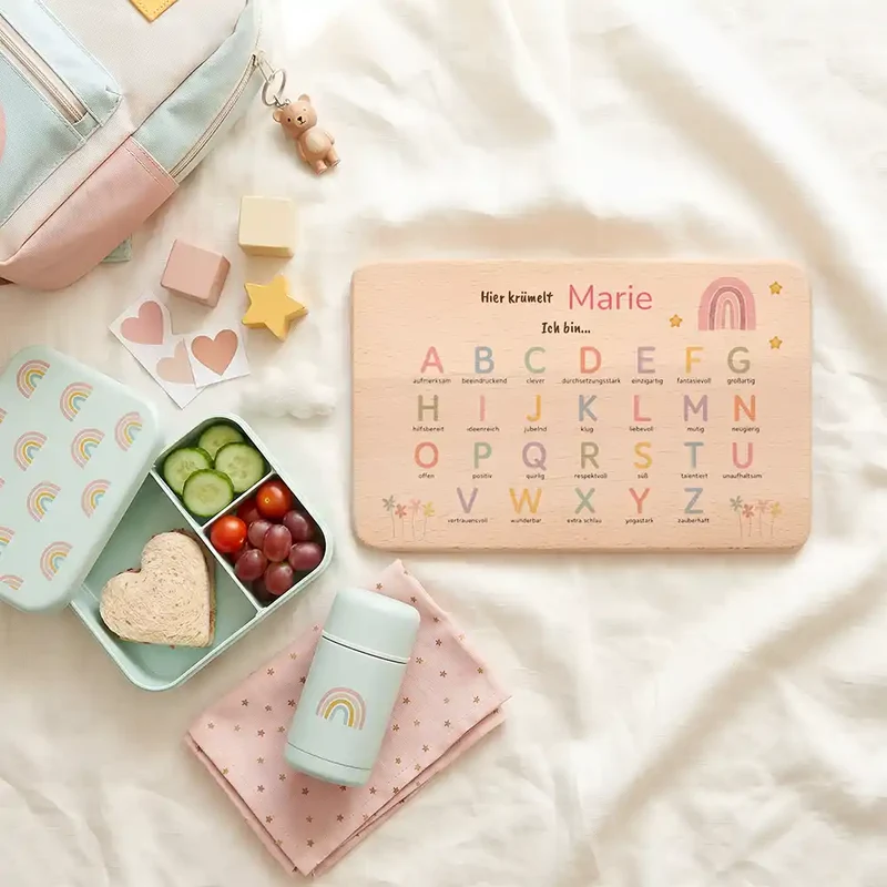 ABC Brettchen Kinder personalisiert – Regenbogen pastell