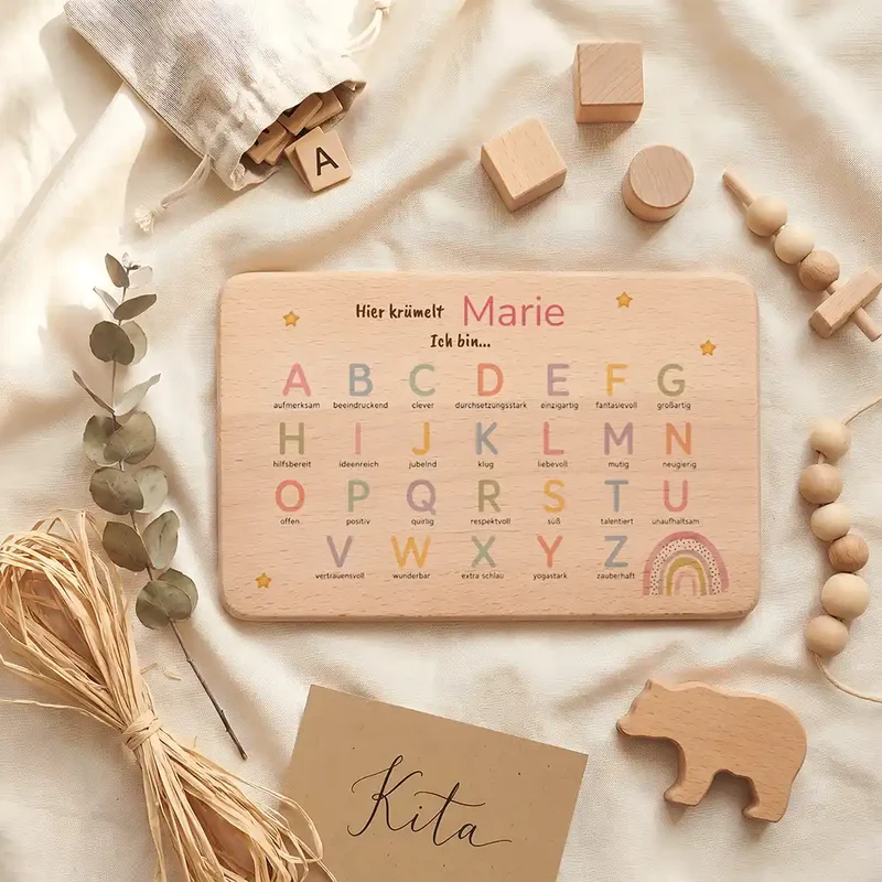 ABC Brettchen Kinder personalisiert – Sterne & Regenbogen