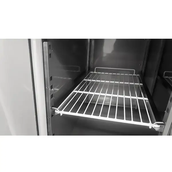 Kühltisch mit 4 Türen und Räder - 2230x700x850 mm