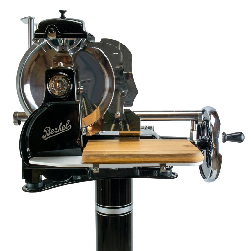 Berkel Volano B3 Schwarz, Aufschnittmaschine mit Schwungrad + Aufschnittbrett aus Fassholz