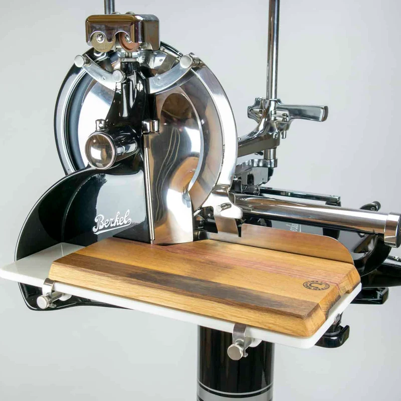 Berkel Volano P15 schwarz, manuelle Aufschnittmaschine mit Schwungrad+ Aufschnittbrett
