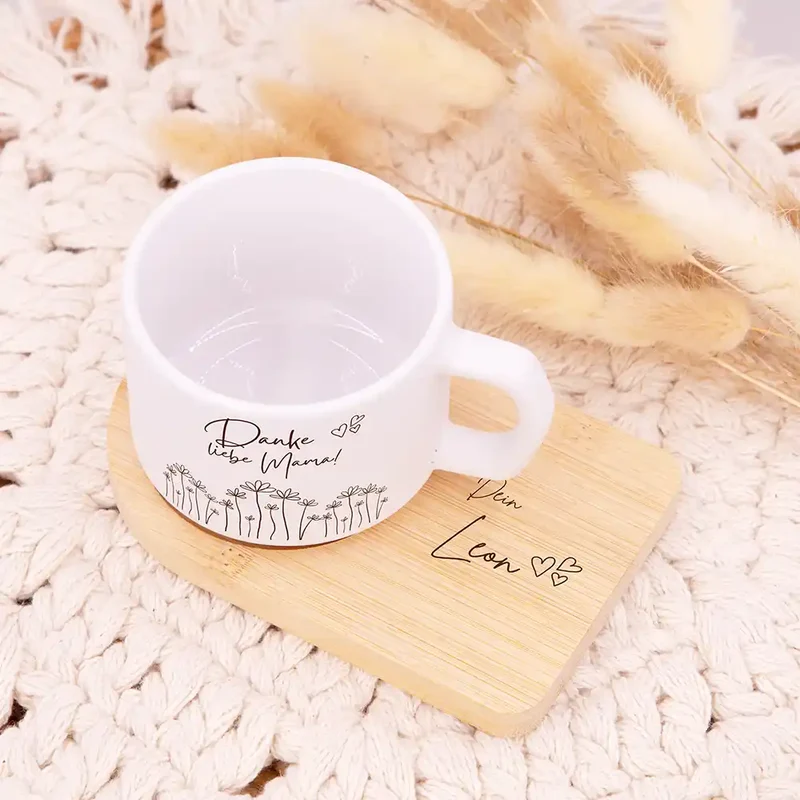 Muttertagsgeschenk Keramikbecher mit Untersetzer – Danke liebe Mama Blumenwiese