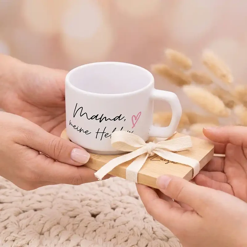 Muttertagsgeschenk Keramikbecher mit Untersetzer – Mama meine Heldin