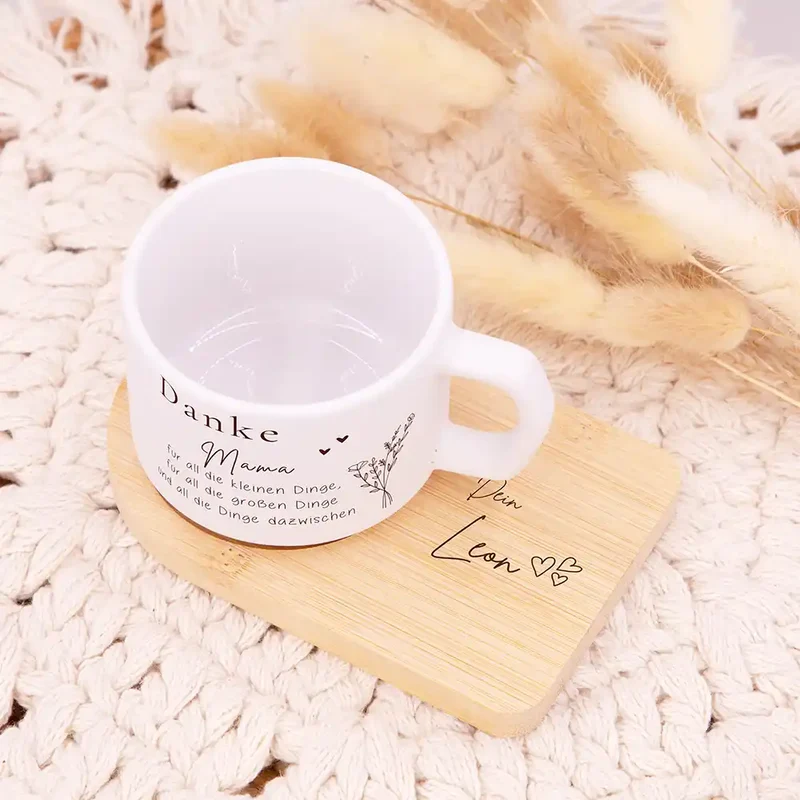 Muttertagsgeschenk Keramikbecher mit Untersetzer – Danke Mama mit Wildblumenstrauß