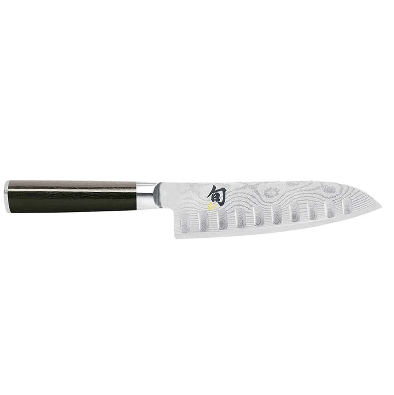 Kai Shun Classic Santoku DM-0718 mit Kullenschliff, 18 cm Klinge + Fassholzbrett 34x21cm