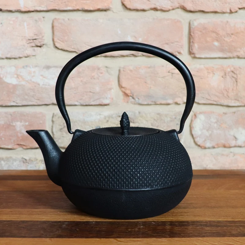 handgefertigte, chinesische Teekanne/Gusskanne , sehr hochwertig verarbeitet, schwarz, 1,8 Liter