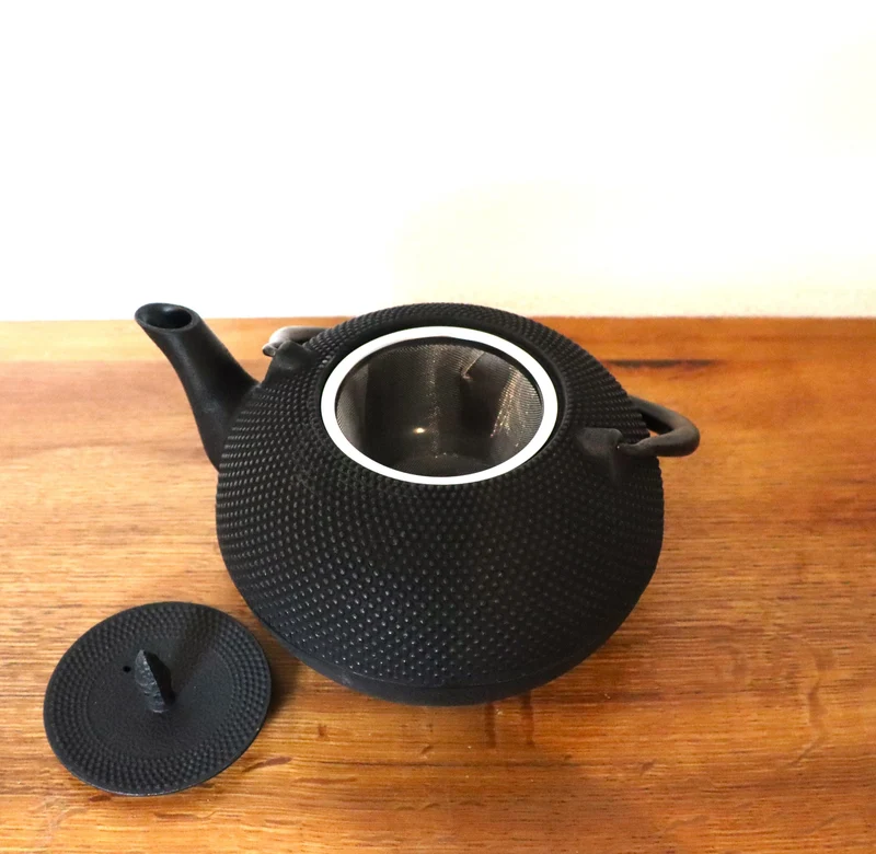 handgefertigte, chinesische Teekanne/Gusskanne , sehr hochwertig verarbeitet, schwarz, 1,8 Liter