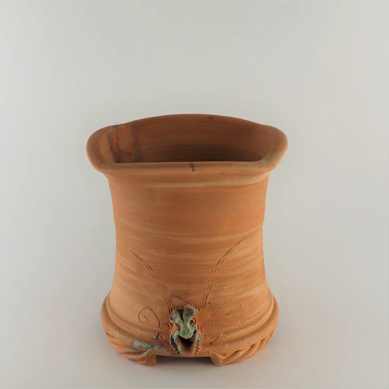 handgefertigtes Pflanzgefäß aus Terracotta, Quadratisch
