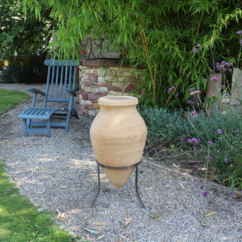 handgefertigte Terracotta Spitzamphore "Vitex 2" mit Metallständer 60 cm