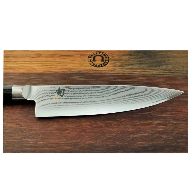 Kai Shun Classic DM-0706 Kochmesser 20 cm Klinge + XXL Schneidebrett aus Fassholz 40x30 cm