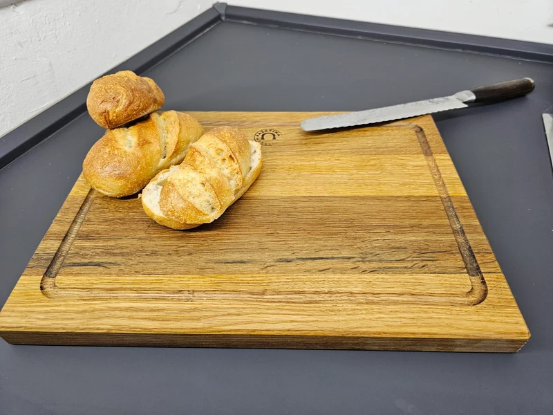 Palatina Küchenbrett mit Saftrille 40x30 cm aus Weinfassholz