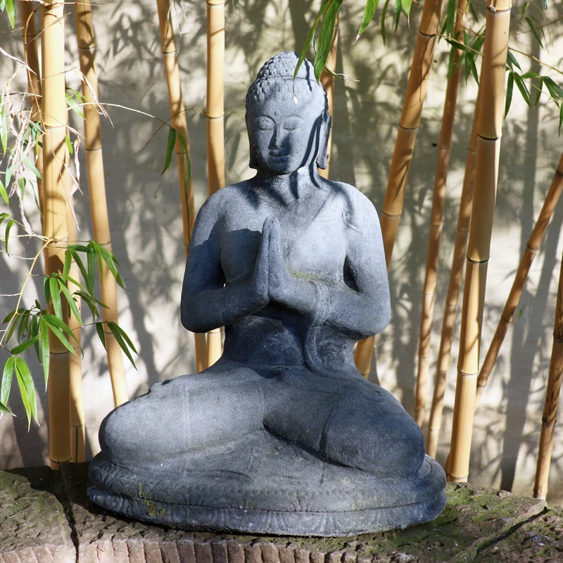 Sitzende Buddha Figur aus Lavastein 80cm- Eine Quelle der Inneren Ruhe- mit Patina