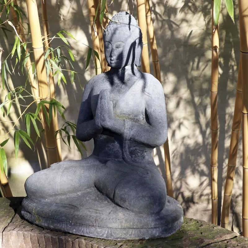 Sitzende Buddha Figur aus Lavastein 80cm- Eine Quelle der Inneren Ruhe- mit Patina