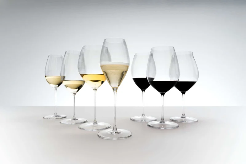 Weißweingläser Riedel Performance Chardonnay mit Poliertuch