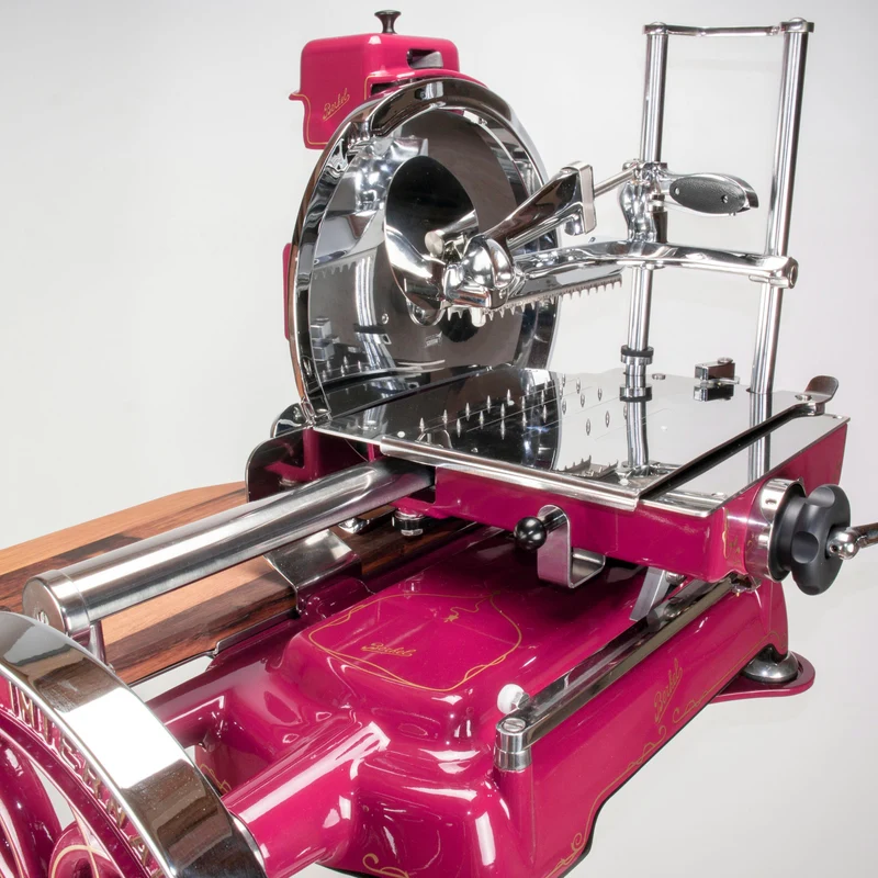 Berkel Volano B114 in Sonderlackierung Pantone Viva Magenta