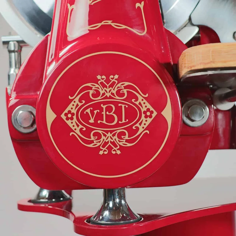 Berkel Volano B2 Schwungradmaschine in rot - Wunderschöne Aufschnittmaschine mit Standfuß + Fassholzbrett Unikat