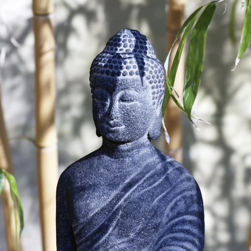 Stehende Buddha Figur aus Lavastein 65cm - Ein Kunstwerk voller Weisheit - Harmonie für Körper Seele Haus & Garten