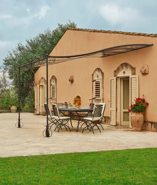 Anbaupergola Tibisco mit Überdachung