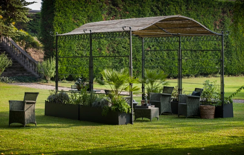 Freistehende Pergola Tibisco mit Überdachung