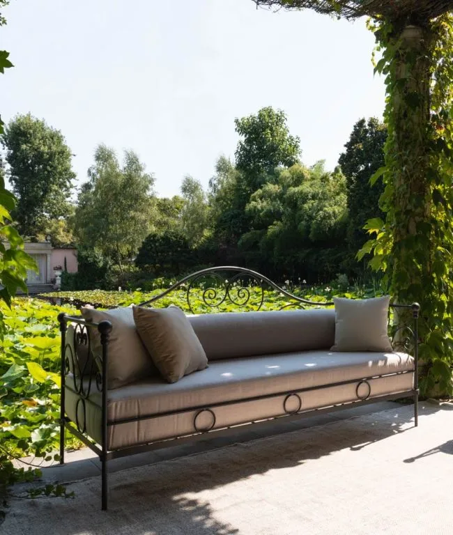Sofa Aurora aus Eisen in graphitgrau