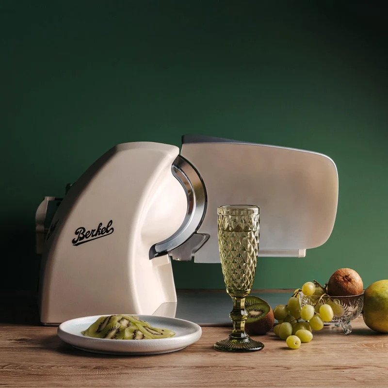 Berkel Home Line 200 Plus Creme Matt, Aufschnittmaschine - Neues Modell - Schneidemaschine + 100% handgefertigtes Schneidebrett Unikat