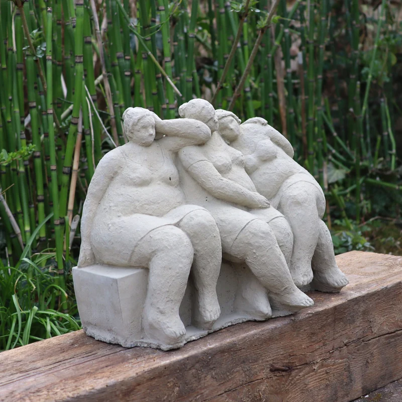 Charmante Steinfigur "Freundschaft" für Ihren Garten