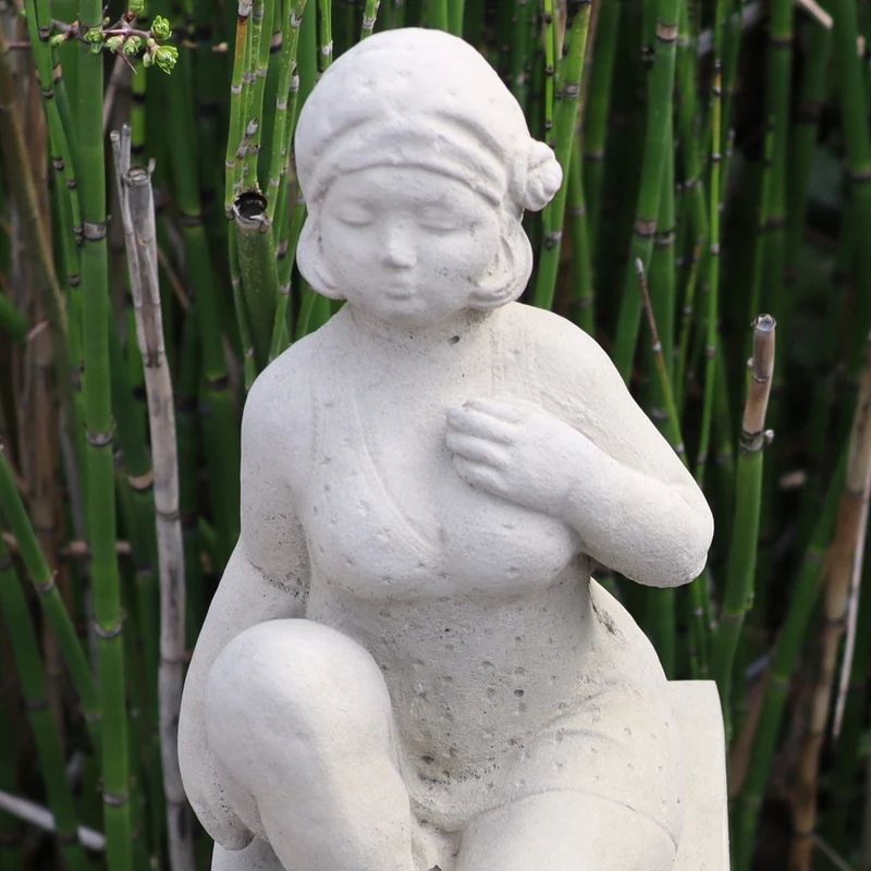 UV-beständige Gartenfigur „Badenixe“