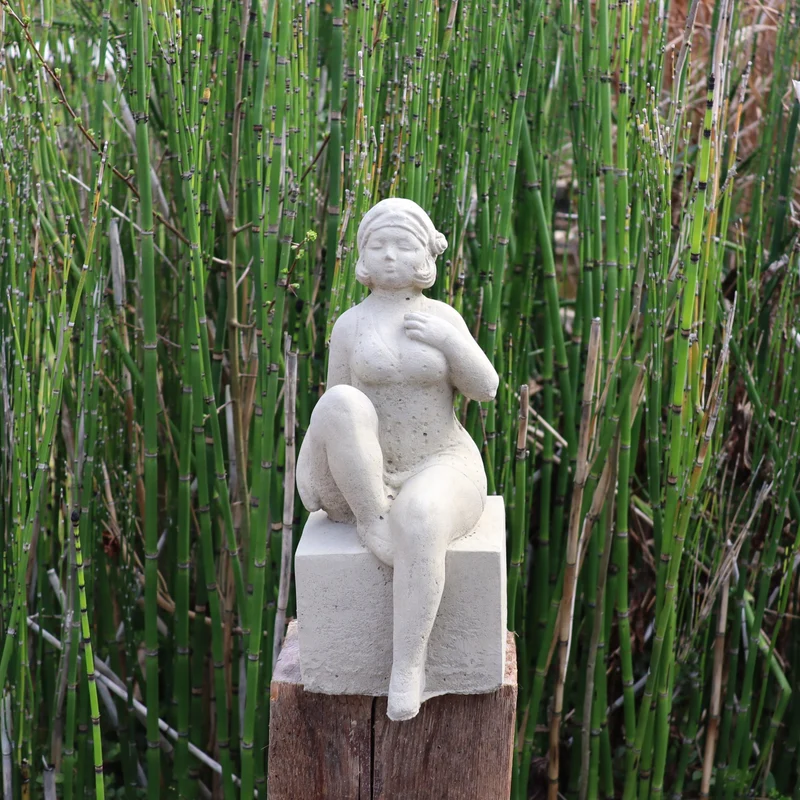 UV-beständige Gartenfigur „Badenixe“