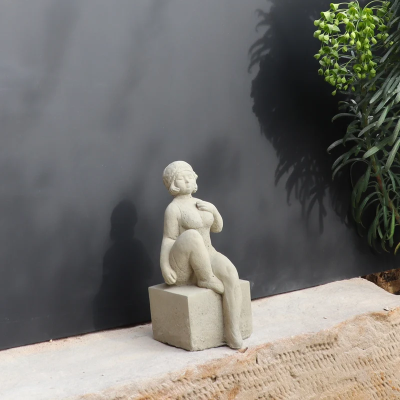 UV-beständige Gartenfigur „Badenixe“