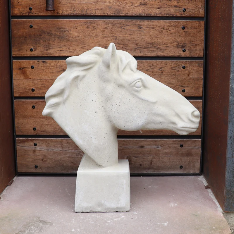 Handgefertigte Steinfigur "Pferd groß"
