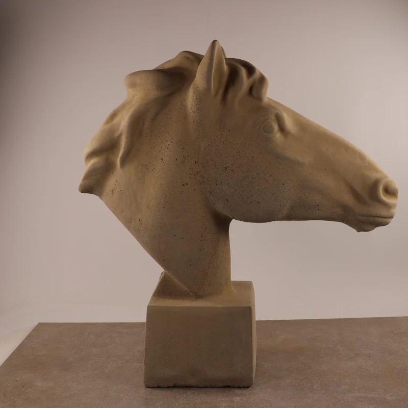 Handgefertigte Steinfigur "Pferd groß"